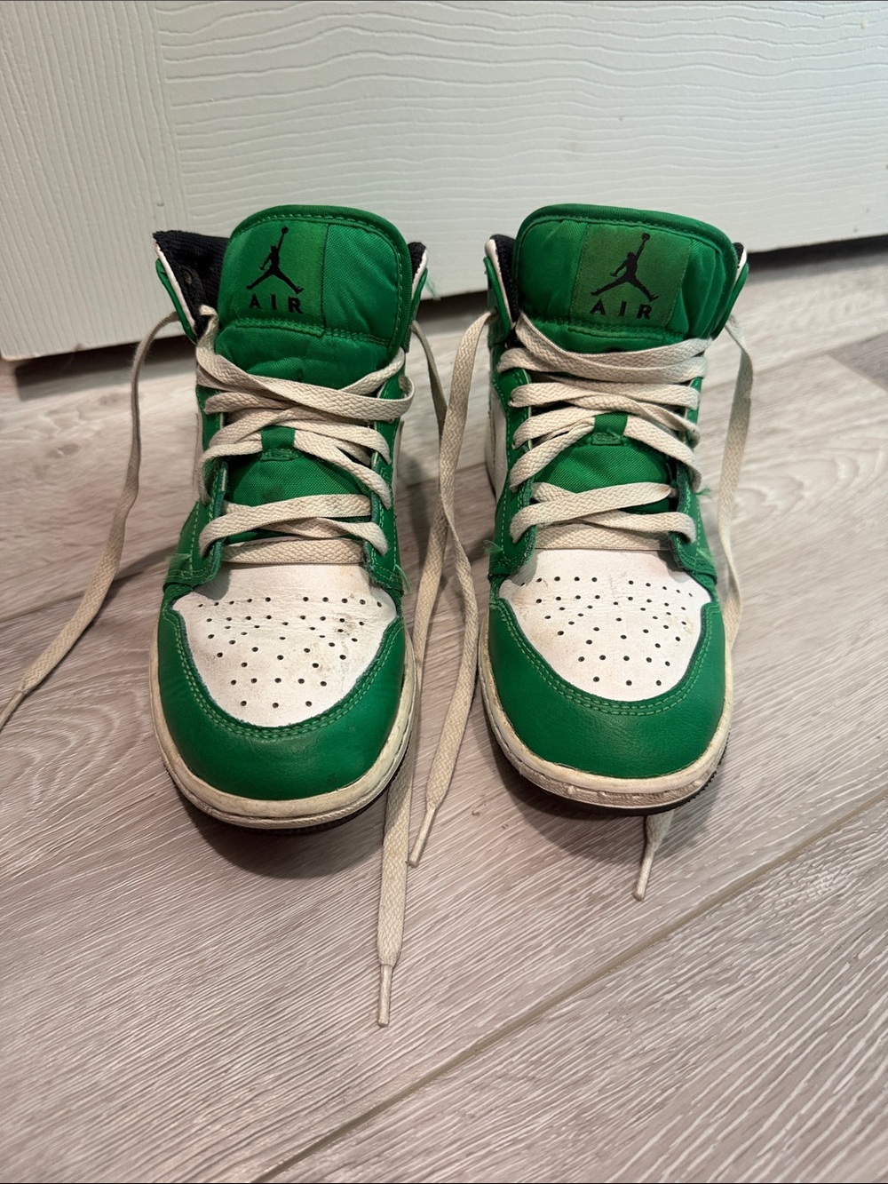 Nike Kids High-Top Sneakers in Green and White